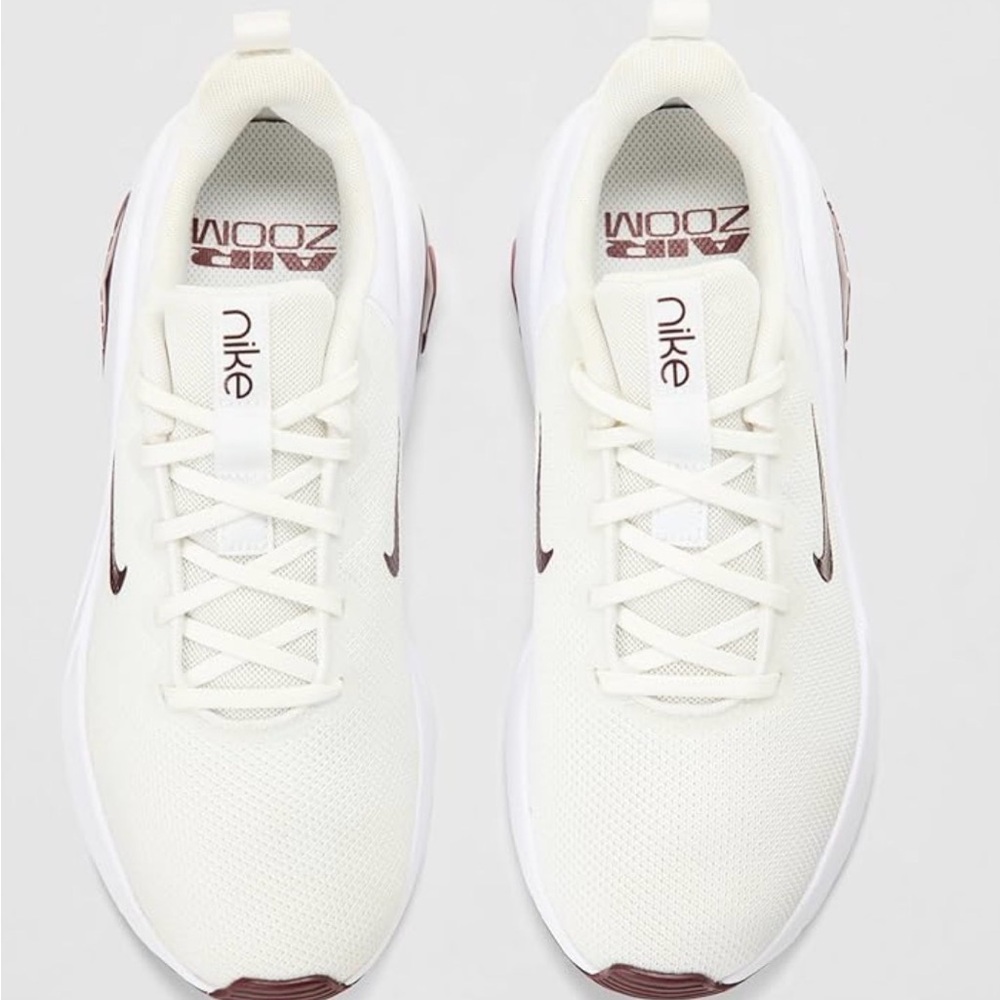 Nike Women's Bella 7 Sneaker - Picture 2 of 6